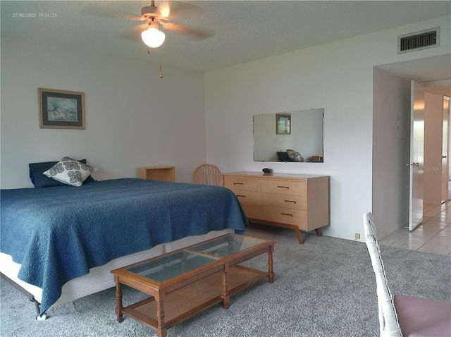 2011 AUSTRALIA WAY W 36, Clearwater, FL 33763