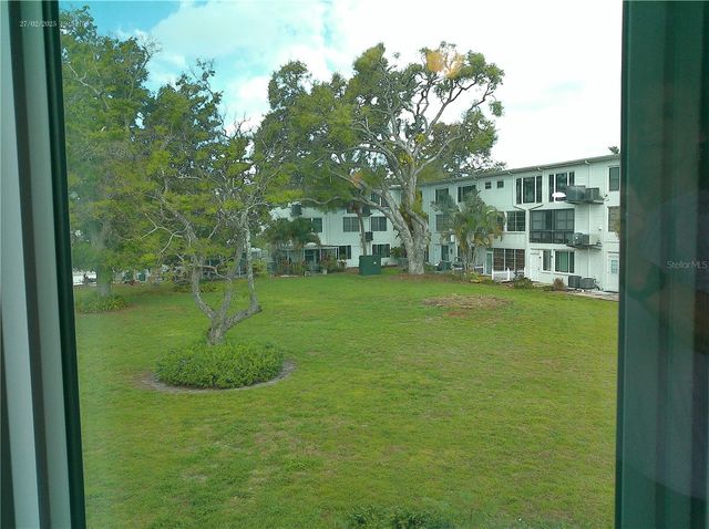 2011 AUSTRALIA WAY W 36, Clearwater, FL 33763