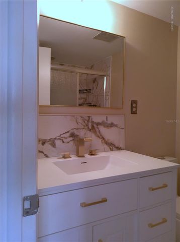 2011 AUSTRALIA WAY W 36, Clearwater, FL 33763