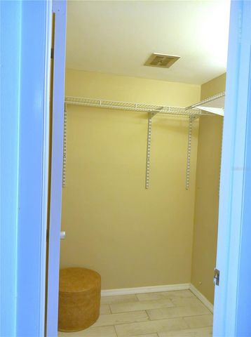 2011 AUSTRALIA WAY W 36, Clearwater, FL 33763