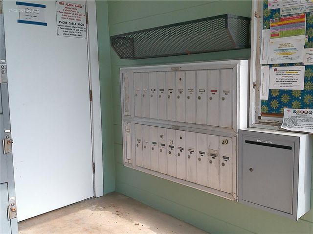 2011 AUSTRALIA WAY W 36, Clearwater, FL 33763