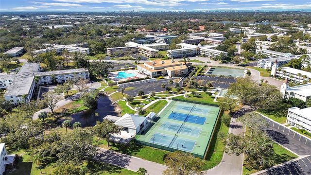 2011 AUSTRALIA WAY W 36, Clearwater, FL 33763