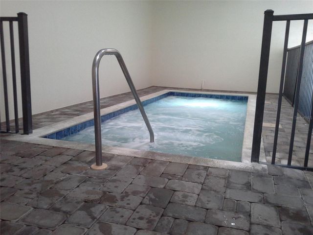 2011 AUSTRALIA WAY W 36, Clearwater, FL 33763