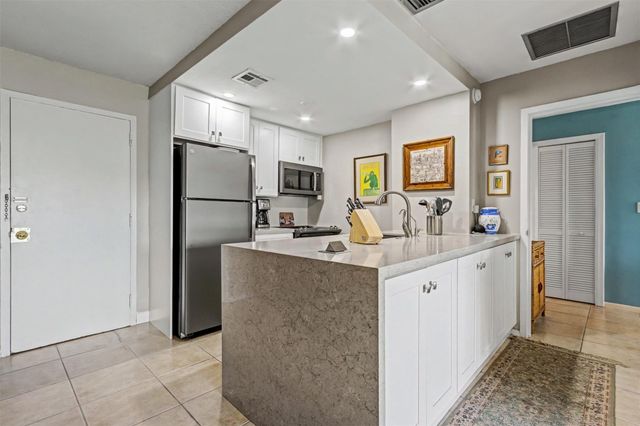 3212 NE 12th Street 502, Pompano Beach, FL 33062