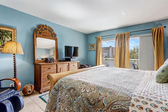 3212 NE 12th Street 502, Pompano Beach, FL 33062