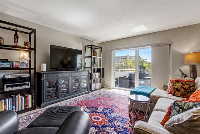 3212 NE 12th Street 502, Pompano Beach, FL 33062