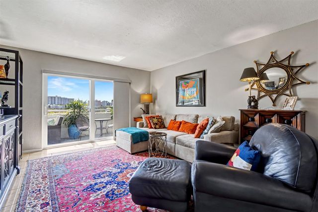 3212 NE 12th Street 502, Pompano Beach, FL 33062