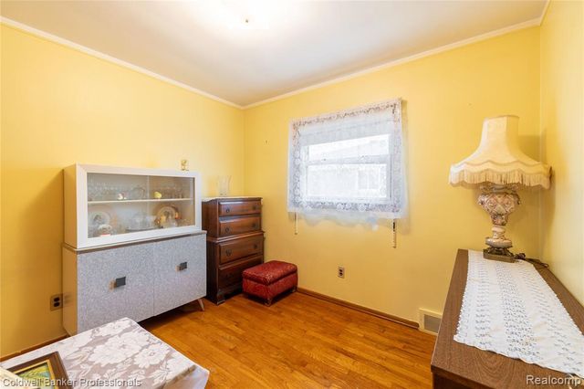 8915 Wormer Avenue, Redford, MI 48239