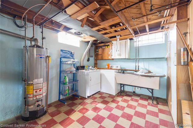 8915 Wormer Avenue, Redford, MI 48239