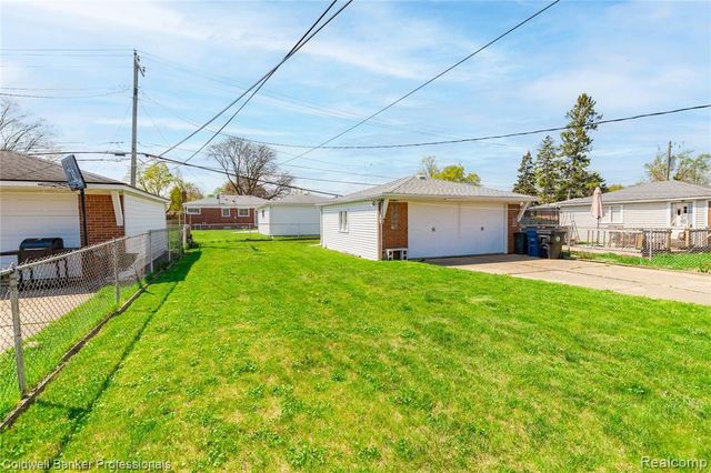 8915 Wormer Avenue, Redford, MI 48239