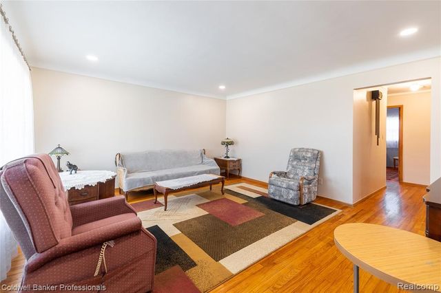 8915 Wormer Avenue, Redford, MI 48239