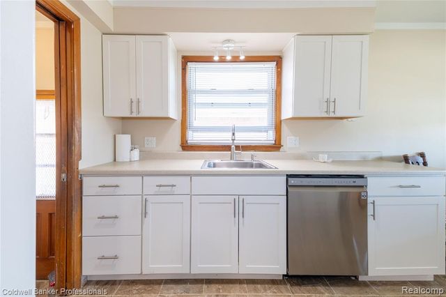 8915 Wormer Avenue, Redford, MI 48239