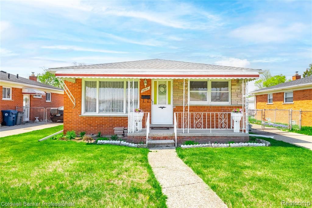 8915 Wormer Avenue, Redford, MI 48239