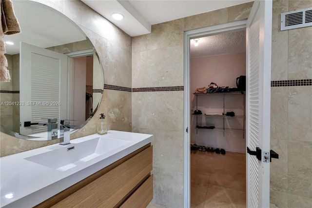 800 West Ave 635, Miami Beach, FL 33139
