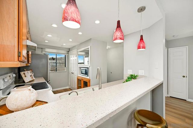 3130 Avenida De Portugal 302, San Diego, CA 92106