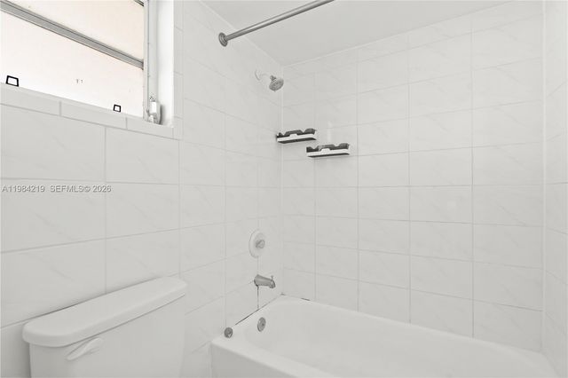 8870 Fontainebleau Blvd 503, Miami, FL 33172