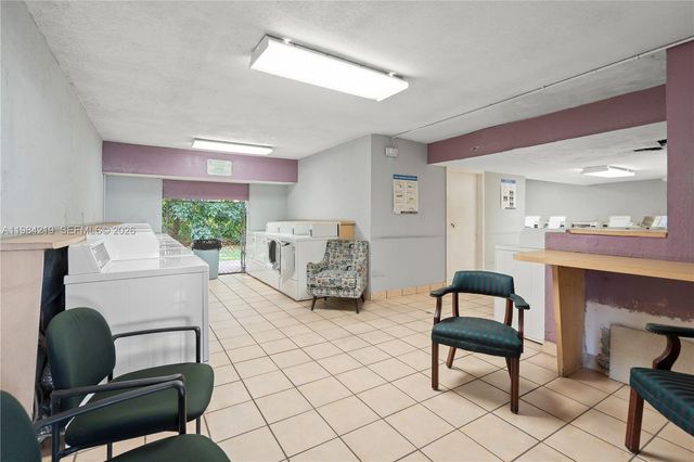 8870 Fontainebleau Blvd 503, Miami, FL 33172