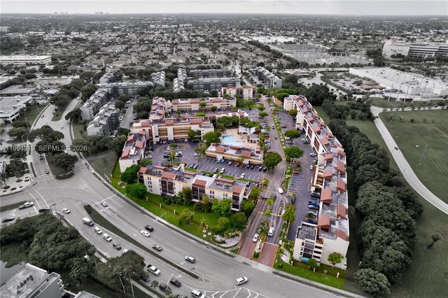 8870 Fontainebleau Blvd 503, Miami, FL 33172