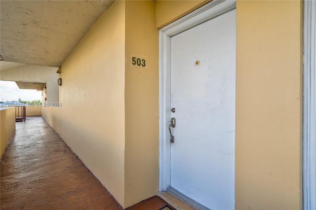 8870 Fontainebleau Blvd 503, Miami, FL 33172