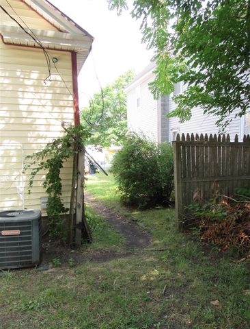 1167 Lafayette Avenue, Grand Rapids, MI 49507