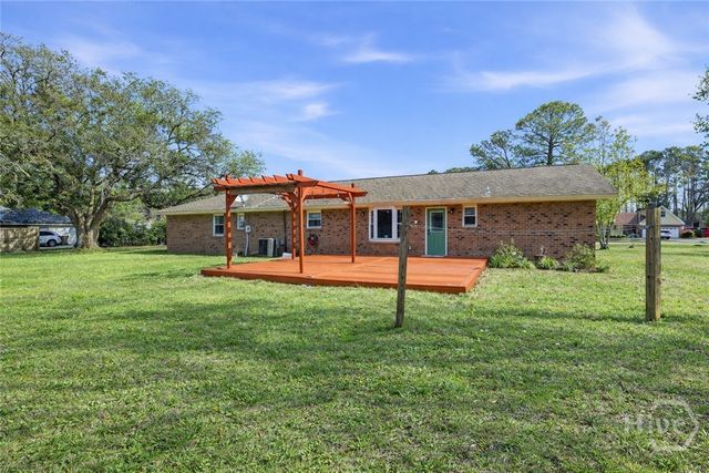 73 Bea Road, Richmond Hill, GA 31324