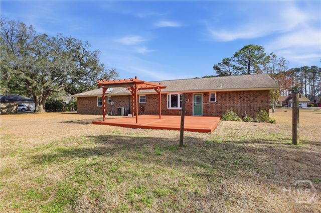 73 Bea Road, Richmond Hill, GA 31324