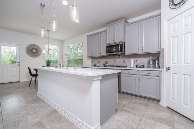 1217 Naranjo DR, Georgetown, TX 78628