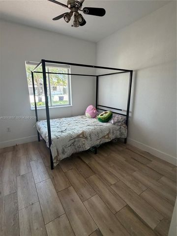 16479 SW 53rd St, Miami, FL 33185
