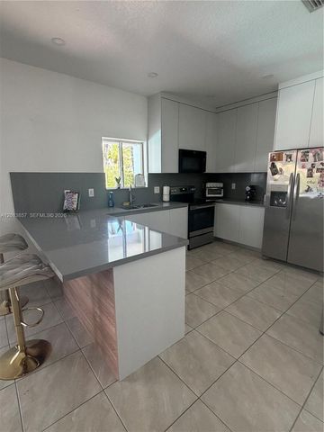 16479 SW 53rd St, Miami, FL 33185