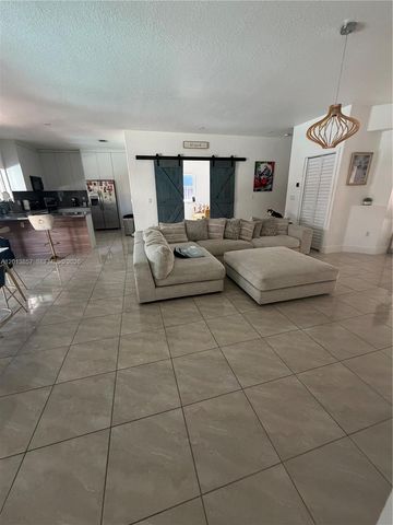 16479 SW 53rd St, Miami, FL 33185