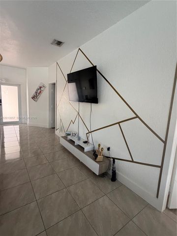 16479 SW 53rd St, Miami, FL 33185