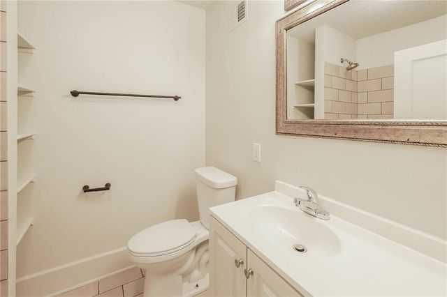 701 E Peoria Street, Paola, KS 66071