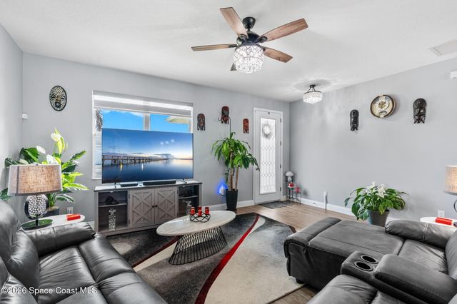 984 Captiva Island Circle SW, Palm Bay, FL 32908