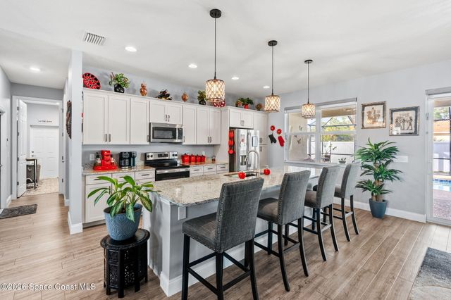 984 Captiva Island Circle SW, Palm Bay, FL 32908