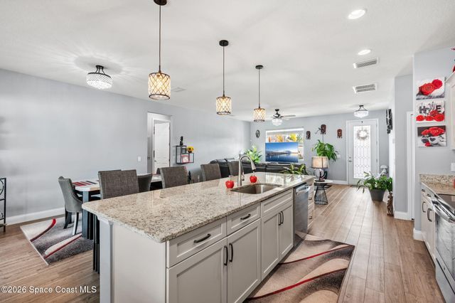 984 Captiva Island Circle SW, Palm Bay, FL 32908