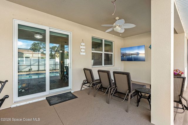 984 Captiva Island Circle SW, Palm Bay, FL 32908