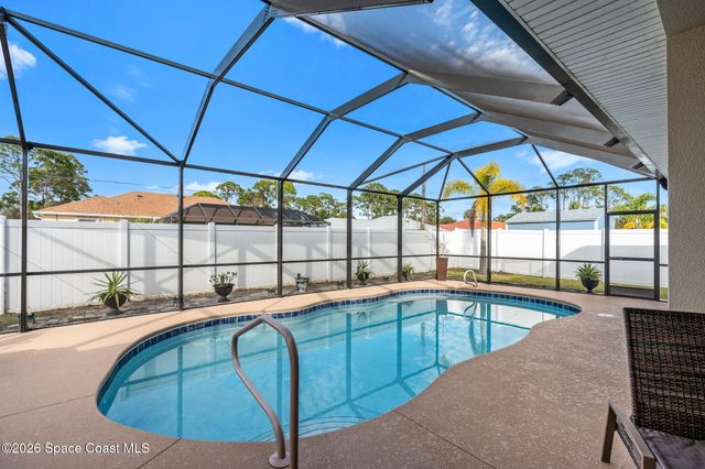 984 Captiva Island Circle SW, Palm Bay, FL 32908