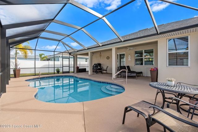 984 Captiva Island Circle SW, Palm Bay, FL 32908
