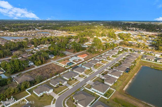 984 Captiva Island Circle SW, Palm Bay, FL 32908