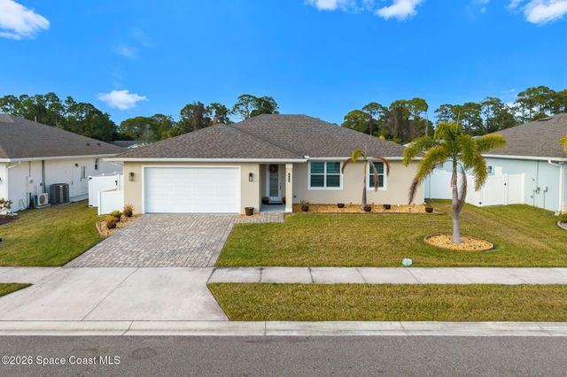 984 Captiva Island Circle SW, Palm Bay, FL 32908