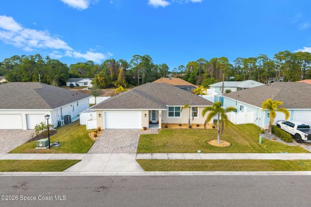 984 Captiva Island Circle SW, Palm Bay, FL 32908