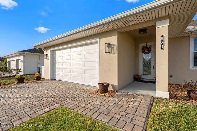 984 Captiva Island Circle SW, Palm Bay, FL 32908
