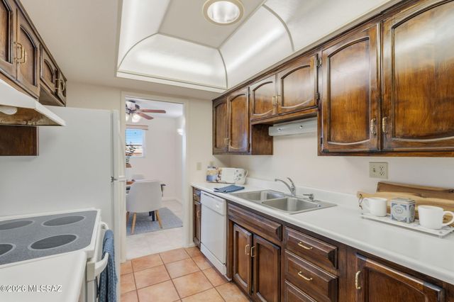 750 S Calle Del Sol, Tucson, AZ 85710