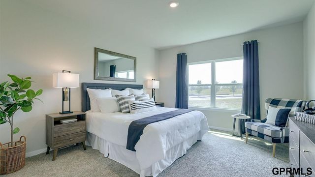 12319 S 205th Avenue, Gretna, NE 68028