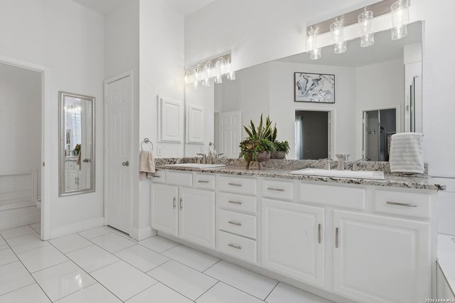 15714 Alamogordo, Helotes, TX 78023