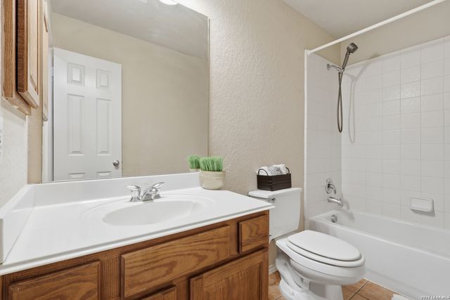 15714 Alamogordo, Helotes, TX 78023