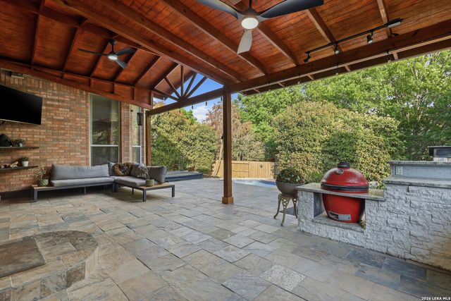 15714 Alamogordo, Helotes, TX 78023