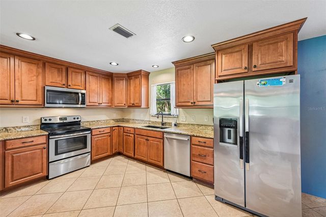 3304 SWAAN LANE, Sarasota, FL 34235
