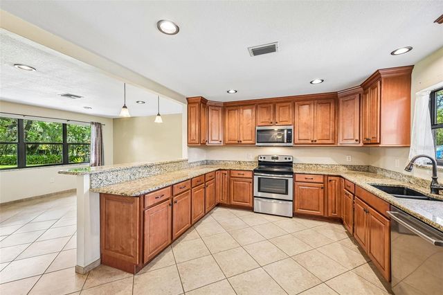 3304 SWAAN LANE, Sarasota, FL 34235