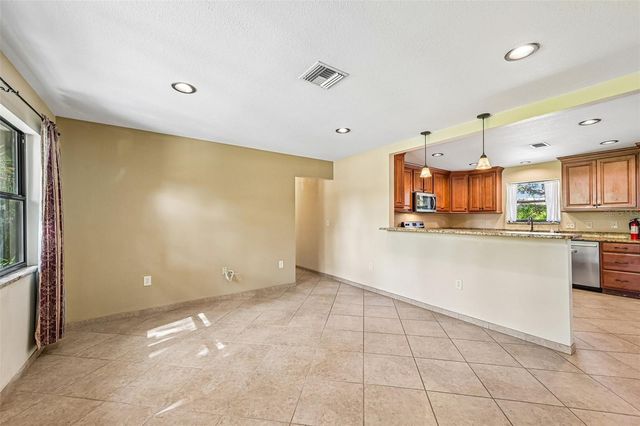 3304 SWAAN LANE, Sarasota, FL 34235